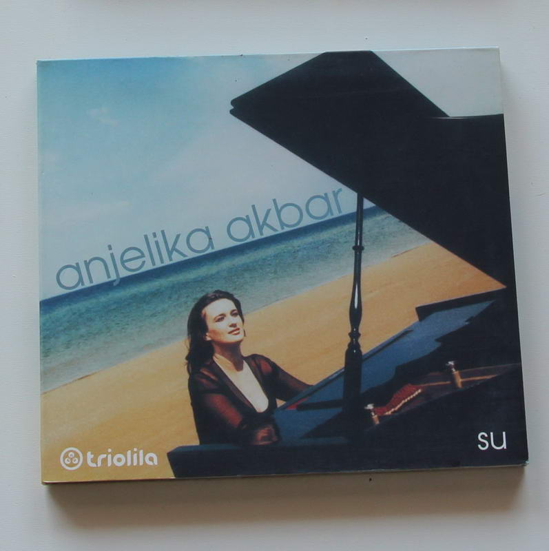 Anjelika Akbar - Bir Yudum Su