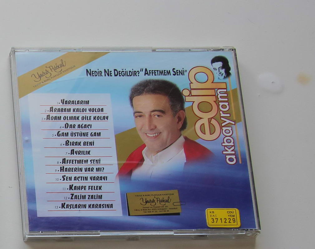 Edip Akbayram - Nedir Ne Değildir - Affetmem Seni Arka