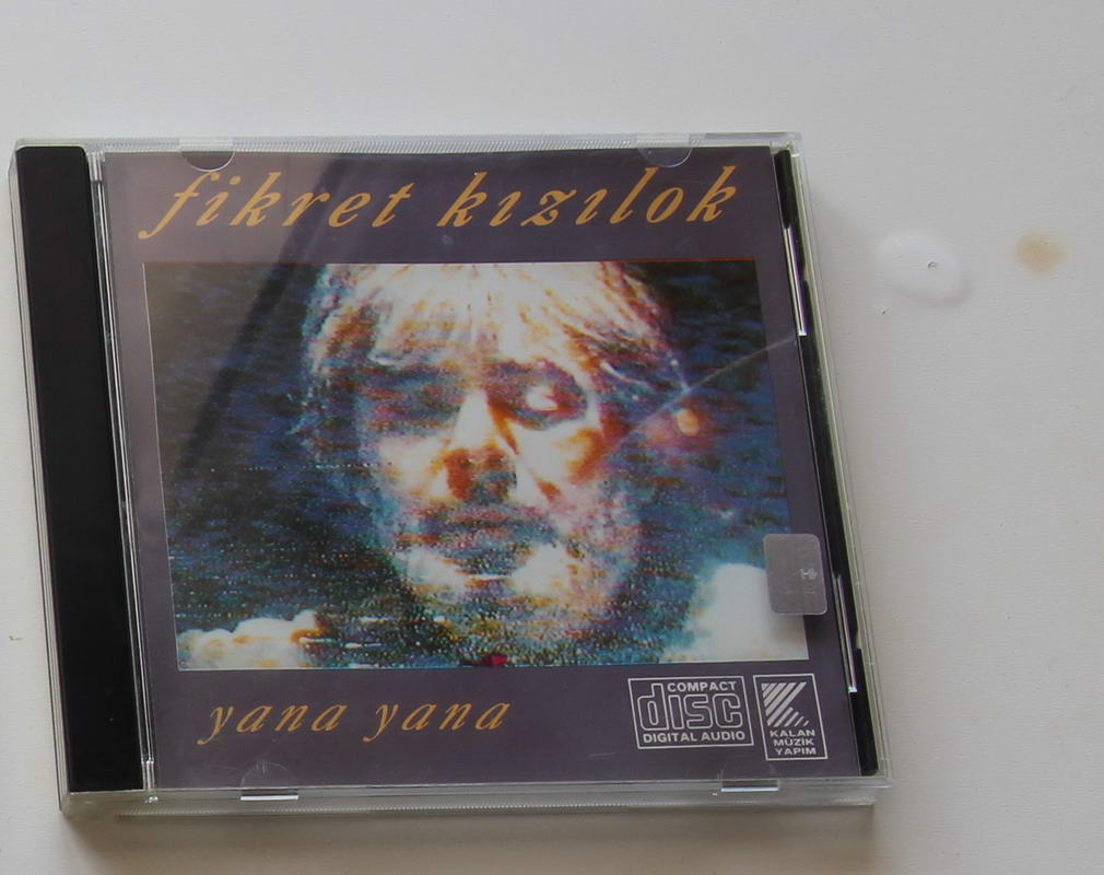 Fikret Kızılok - Yana Yana 