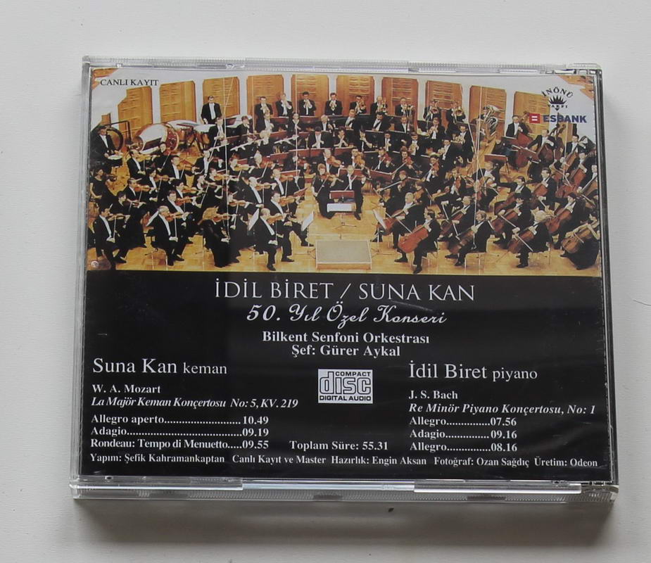 İdil Biret / Suna Kan  - 50. Yıl Özel Konseri Arka