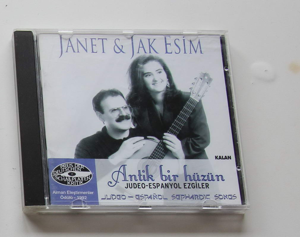 Janet & Jak Esim - Antik Bir Hüzün 