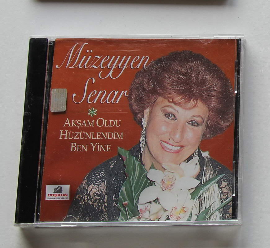 Müzeyyen Senar - Akşam Oldu Hüzünlendim Ben Yine Ön