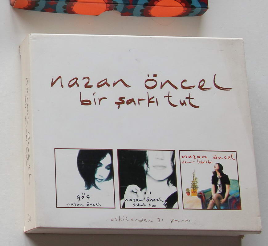 Nazan Öncel - Bir Şarkı Tut