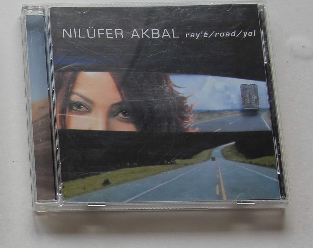 Nilüfer Akbal - Ray e