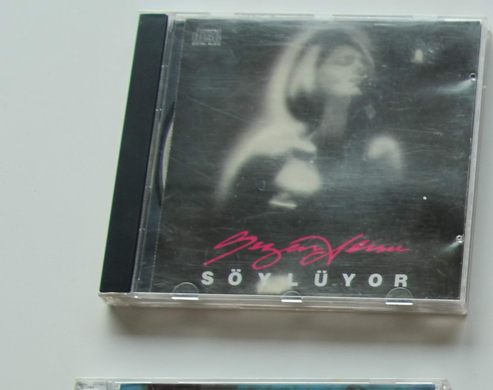 Sezen Aksu - Söylüyor