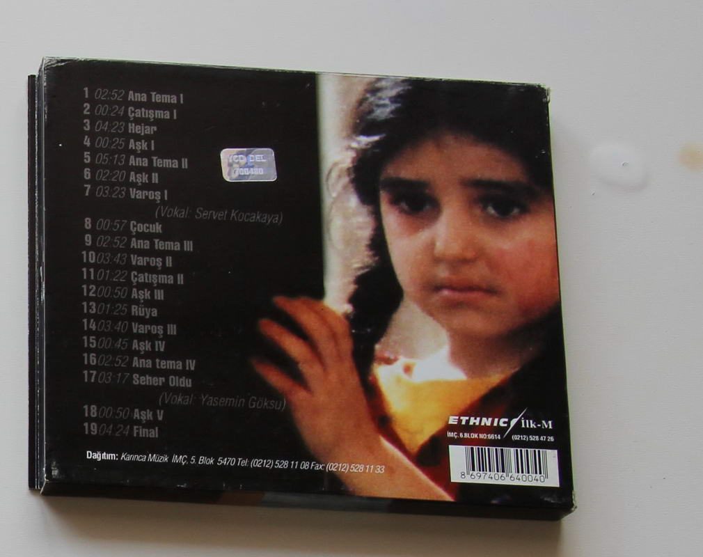Soundtrack - Büyük Adam Küçük Aşk Arka