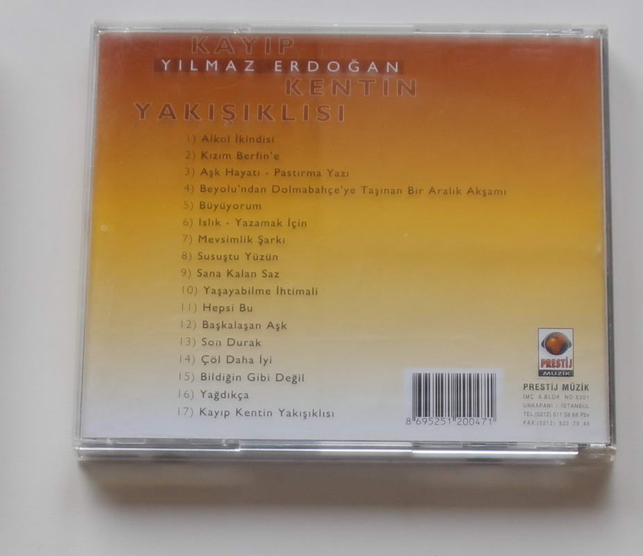 Yılmaz Erdoğan - Kayıp Kentin Yakışıklısı Arka