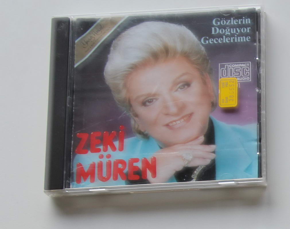 Zeki Müren - Gözlerin Doğuyor Gecelerime